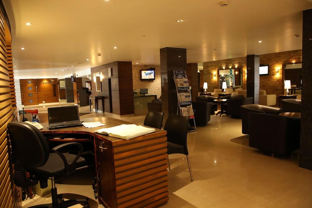 Hotel Moti Mahal Mangaluru Zewnętrze zdjęcie