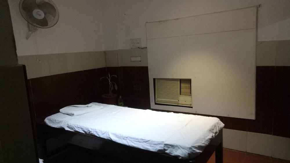 Hotel Moti Mahal Mangaluru Zewnętrze zdjęcie