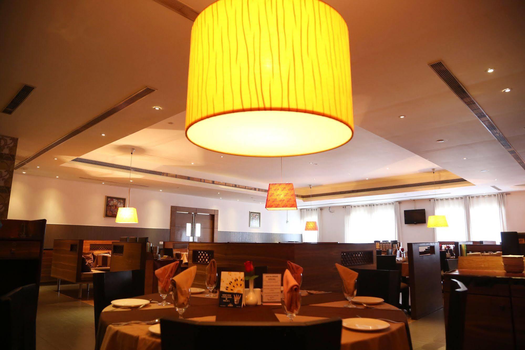 Hotel Moti Mahal Mangaluru Zewnętrze zdjęcie