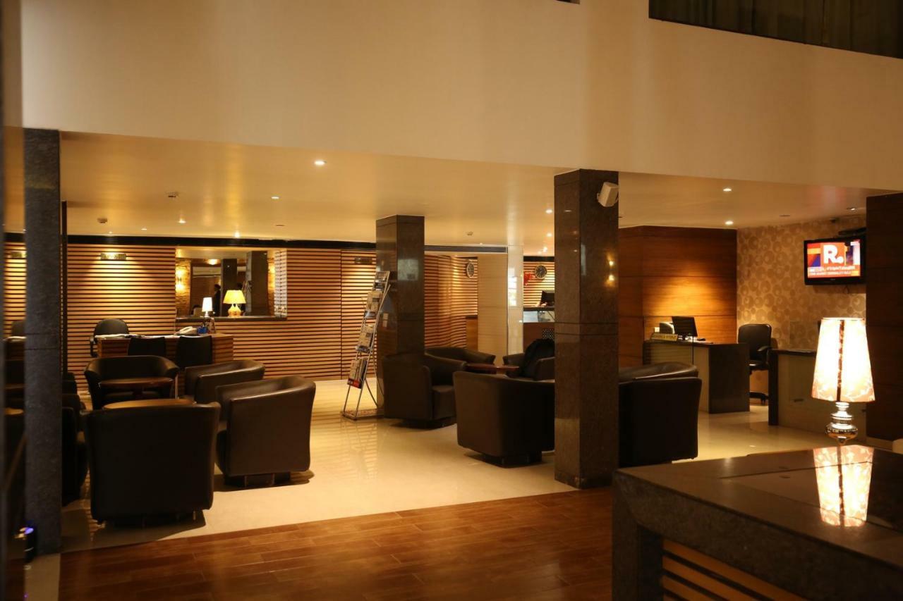 Hotel Moti Mahal Mangaluru Zewnętrze zdjęcie